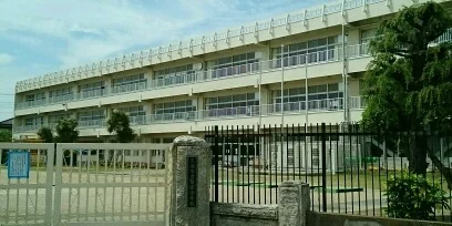 久喜市立鷲宮小学校まで900m