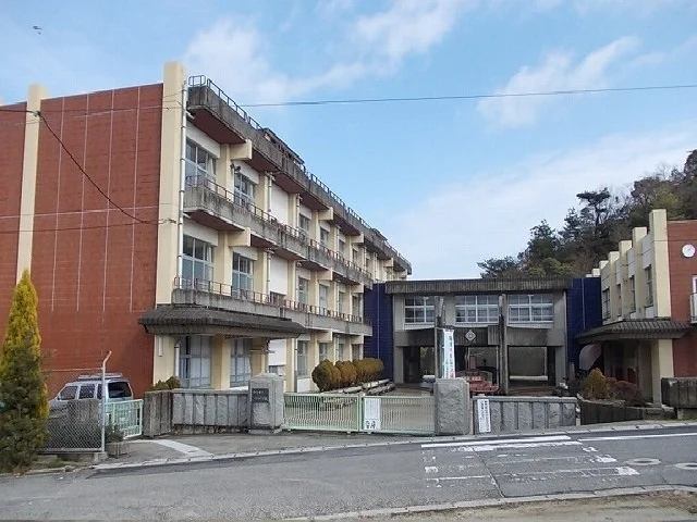今治市立国分小学校まで600m