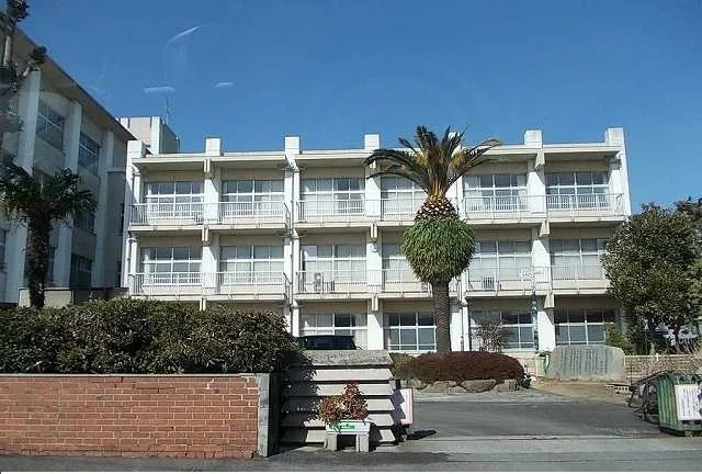 今治市立別宮小学校まで850m