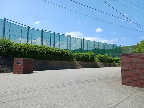 大麻中学校まで1800m
