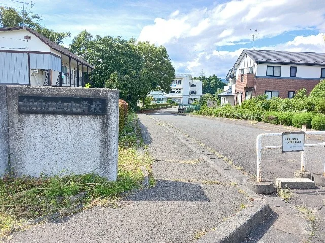 盛岡市立月が丘小学校まで1000m