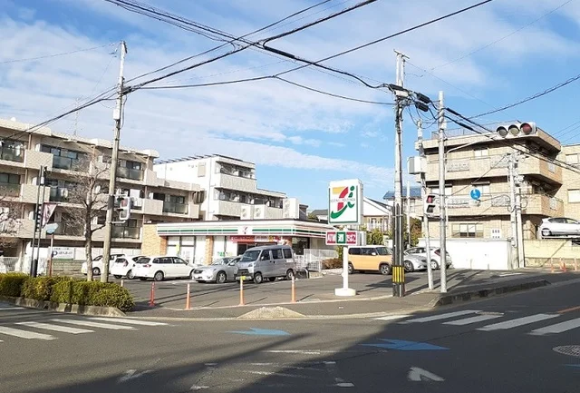 セブンイレブン　南浦和1丁目店まで110m