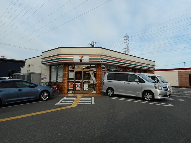 セブンイレブン森友２丁目店まで270m