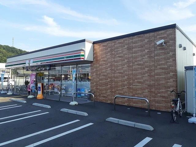 セブン-イレブン 湯梨浜田後店まで260m