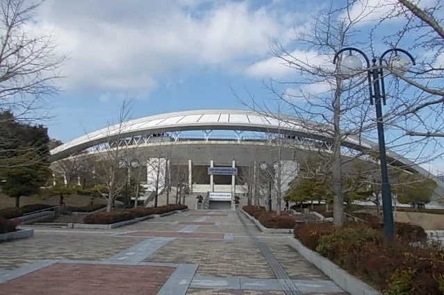 広域公園陸上競技場まで1100m