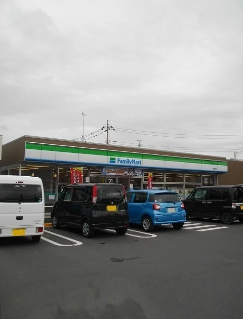 ファミリーマート東秋留店まで750m