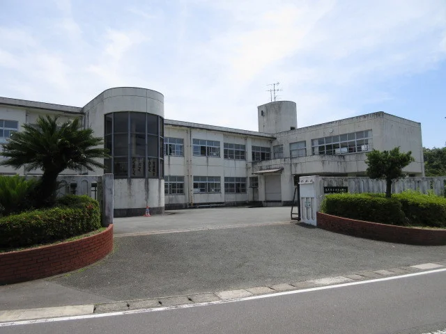 清里小学校まで900m