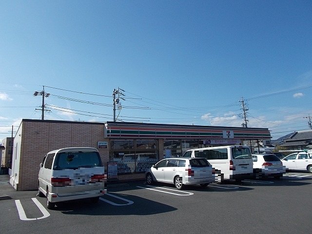 セブンイレブンまで90m