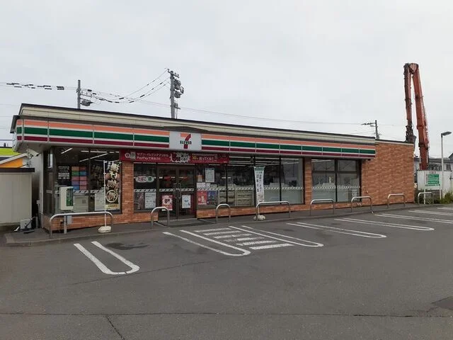 セブンイレブンまで1000m