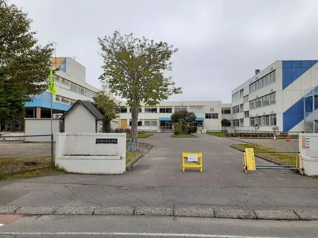 豊川小学校まで400m