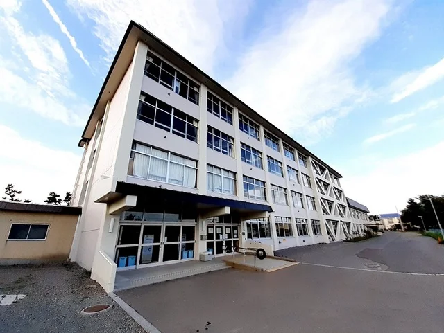 函館市立東山小学校まで400m