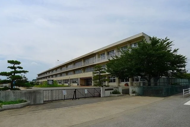 伊勢崎市立あずま南小学校まで900m