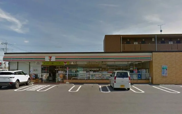 セブンイレブン伊勢崎堀口町店まで500m