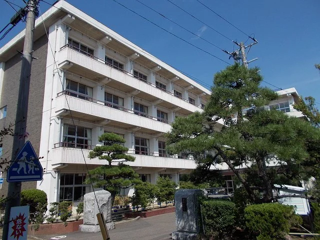 新潟市立曽根小学校まで450m