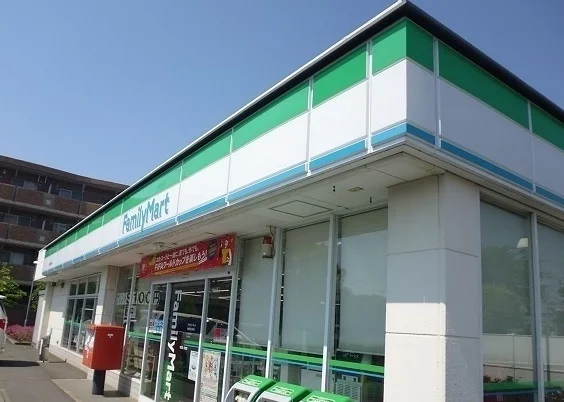 ファミリーマートまで120m