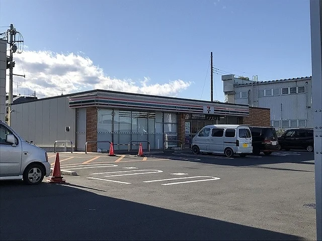 セブン　さいたま深作3丁目店まで400m