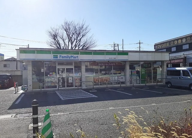 ファミリーマート美女木8丁目店まで800m