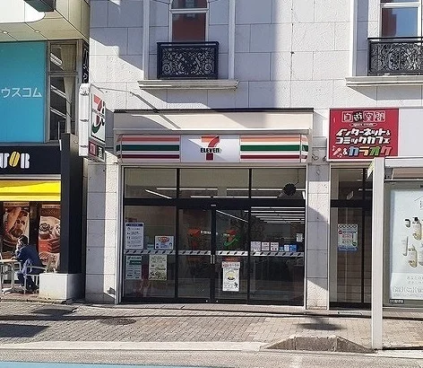 セブンイレブン 南浦和東口店まで240m