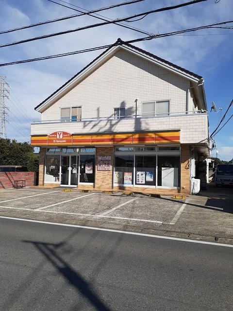 ヤマザキYショップまで371m