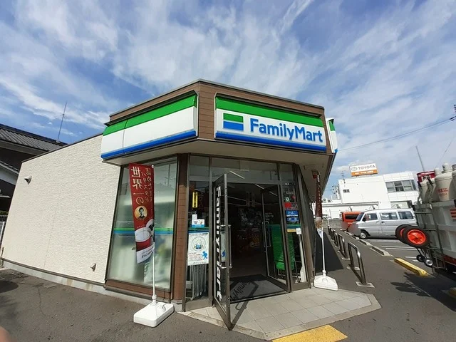 ファミリーマート柏原本郷様まで250m