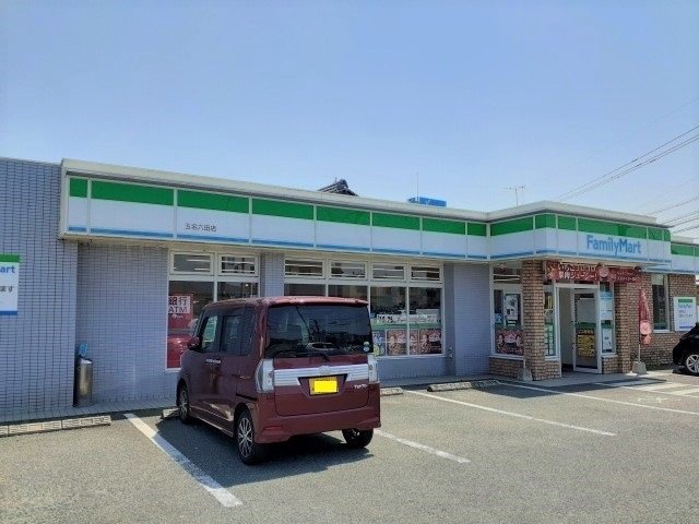ファミリーマート玉名六田店まで400m