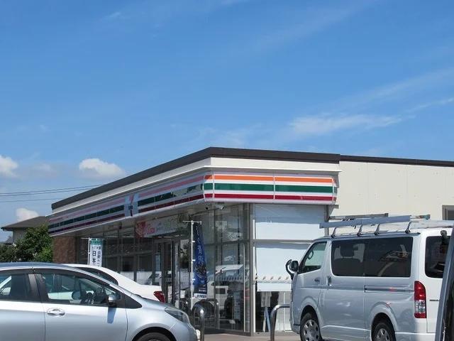 セブンイレブン取手椚木店まで490m