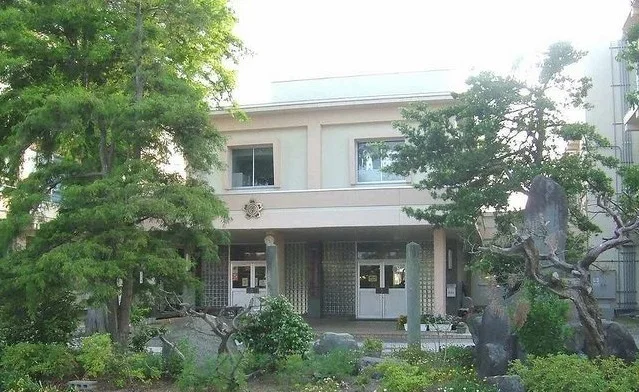 余子小学校まで400m