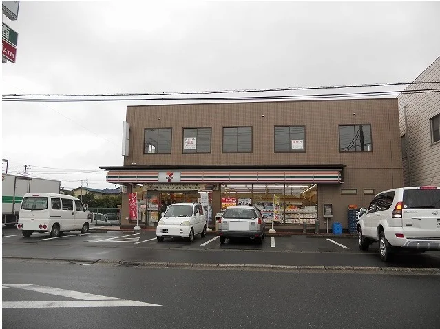 セブンイレブン木更津岩根店まで1000m