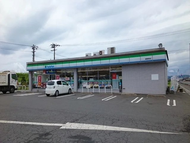 ファミリーマート倉敷鶴新田店まで500m