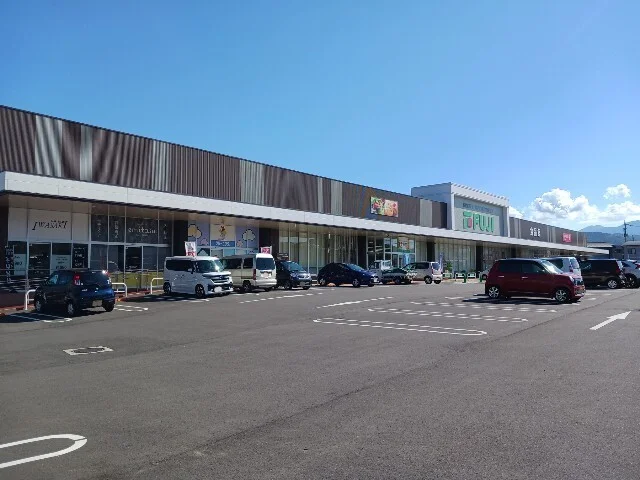 フジ今治店まで1000m