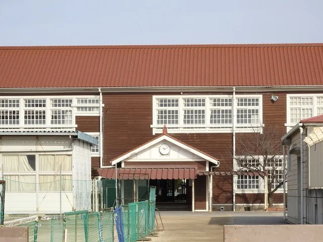 西中学校まで700m