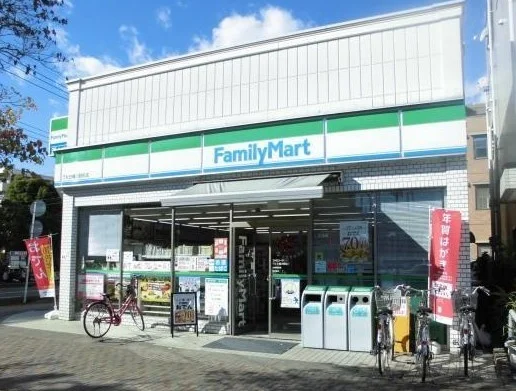 ファミリーマート桶川駅西口店まで500m