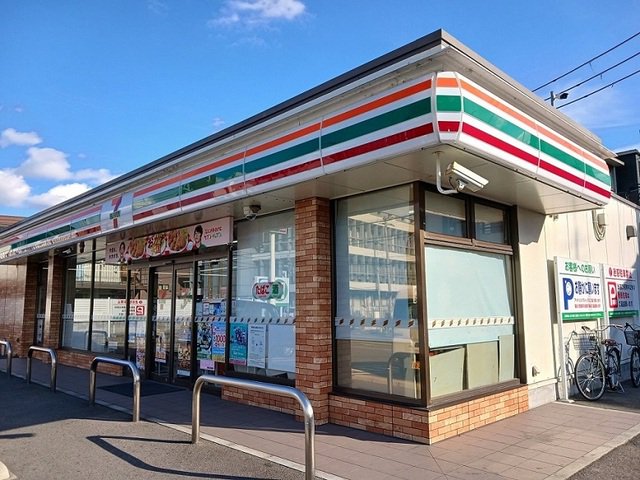 セブンイレブン堺鳳南５丁店まで70m