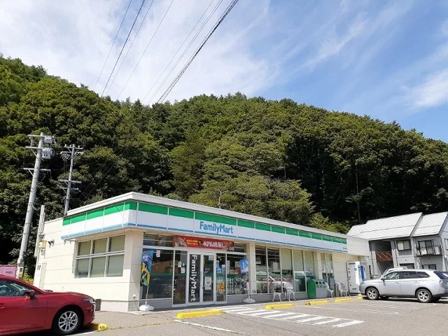 ファミリーマート　茅野本町東店まで600m
