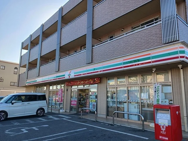 セブン・イレブン東深井店まで435m
