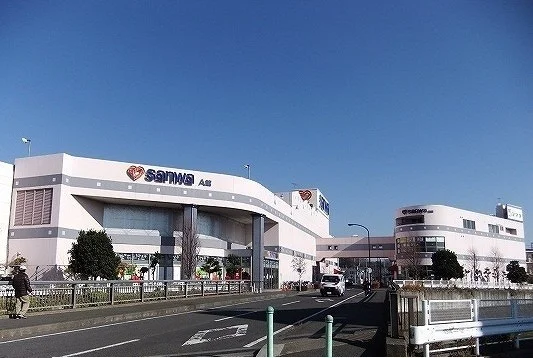 Sanwa  麻溝店まで2000m