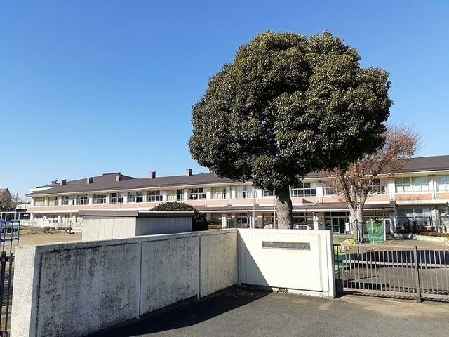 五軒小学校まで750m