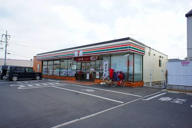 セブンイレブン越谷西大袋店まで700m