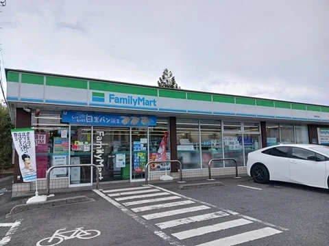 ファミリーマートまで500m