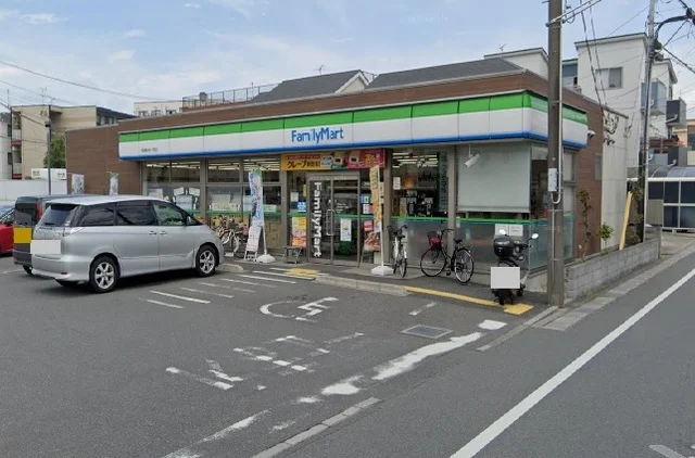 ファミマ　戸田美女木1丁目店まで400m