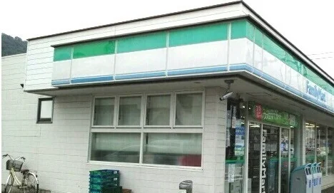 ファミリーマート梅名北店まで700m