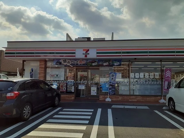セブンイレブン半田住吉町店まで346m
