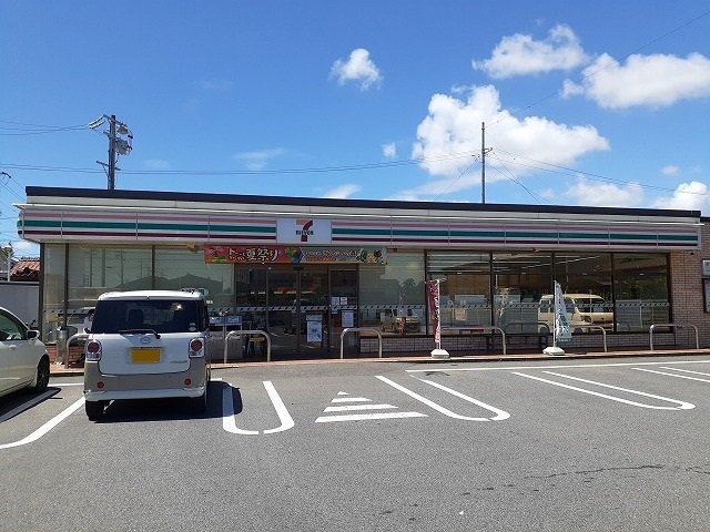 セブンイレブン碧南春日町3丁目まで360m