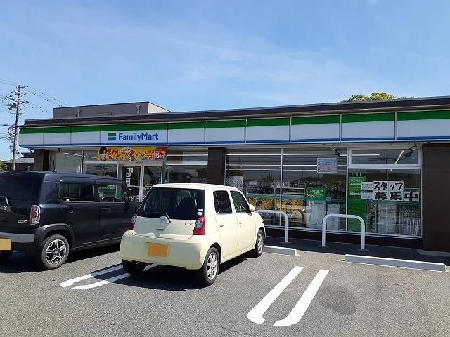 ファミリーマート武豊冨貴駅東店まで1220m