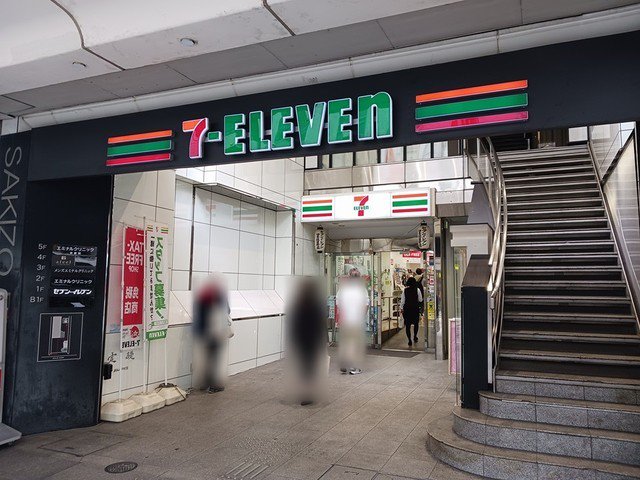 セブンイレブン　四条麩屋町店まで100m