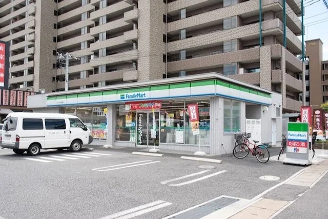 ファミリーマートベイシティ宇品まで800m