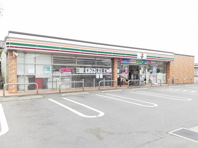 セブンイレブン水海道駅前店まで500m