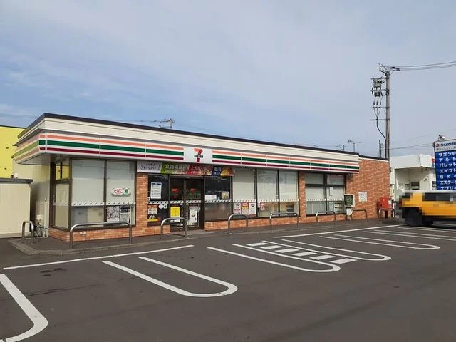 セブンイレブン澄川店まで300m