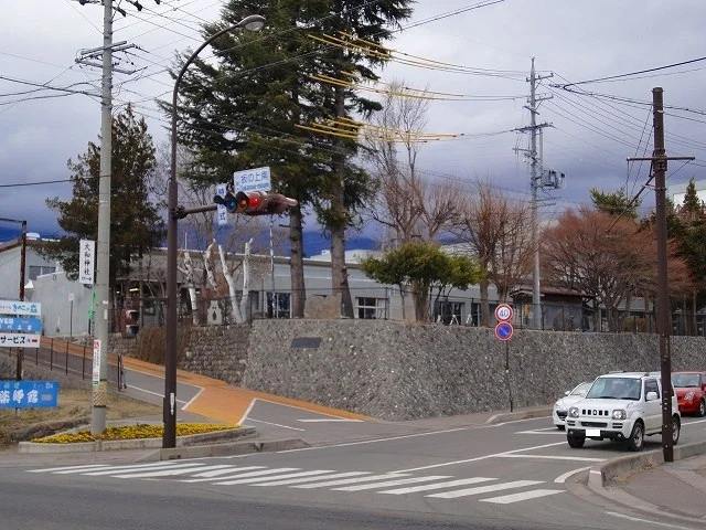 坂の上小学校まで300m