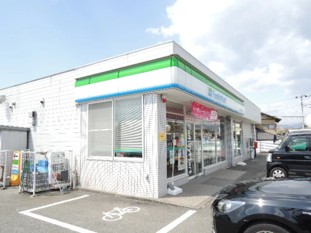 ファミリーマート東小泉店まで450m